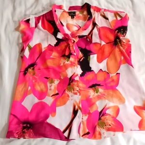 Worthington XL Short Sleeve Blouse White, Pink, Black And Green Great Condition